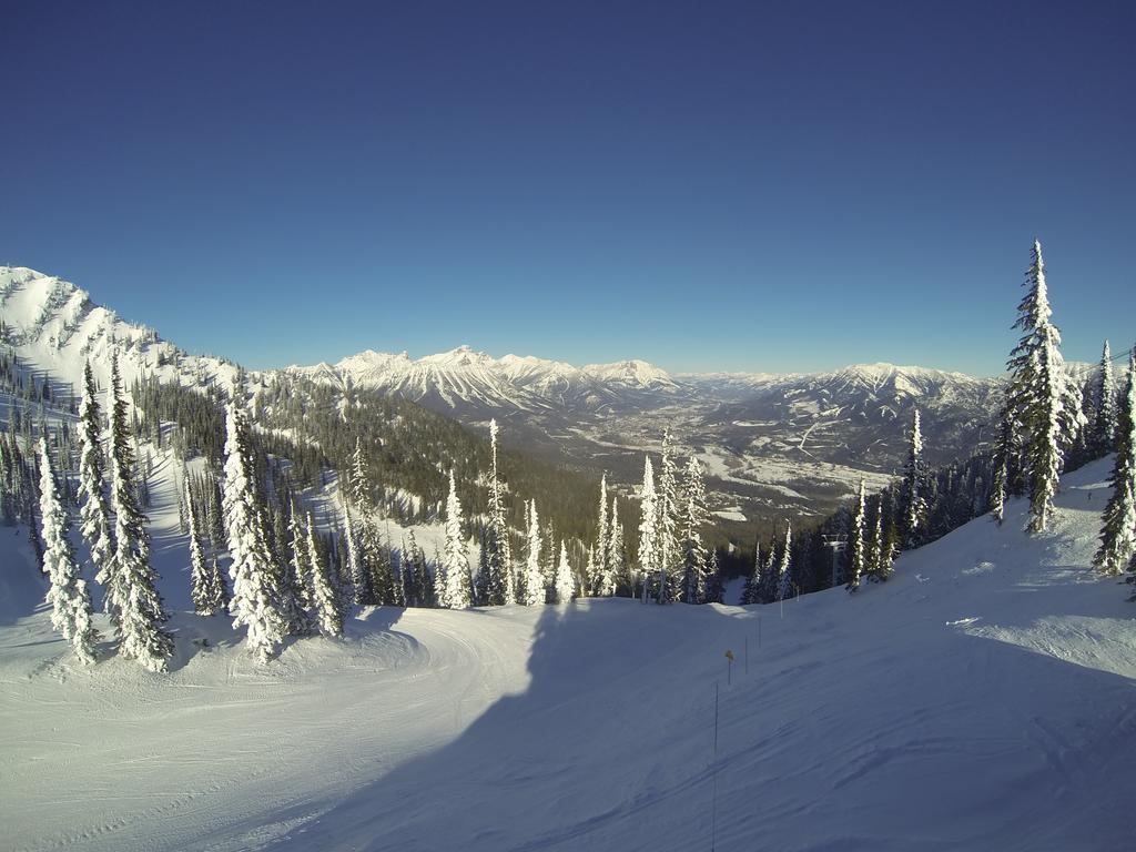 Fernie Slopeside Lodge Exterior photo